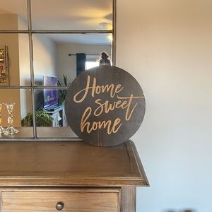 Farmhouse “Home Sweet Home” sign